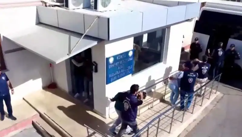 10 İlde Dolandırıcılık Operasyonu: 13 Şüpheli Tutuklandı