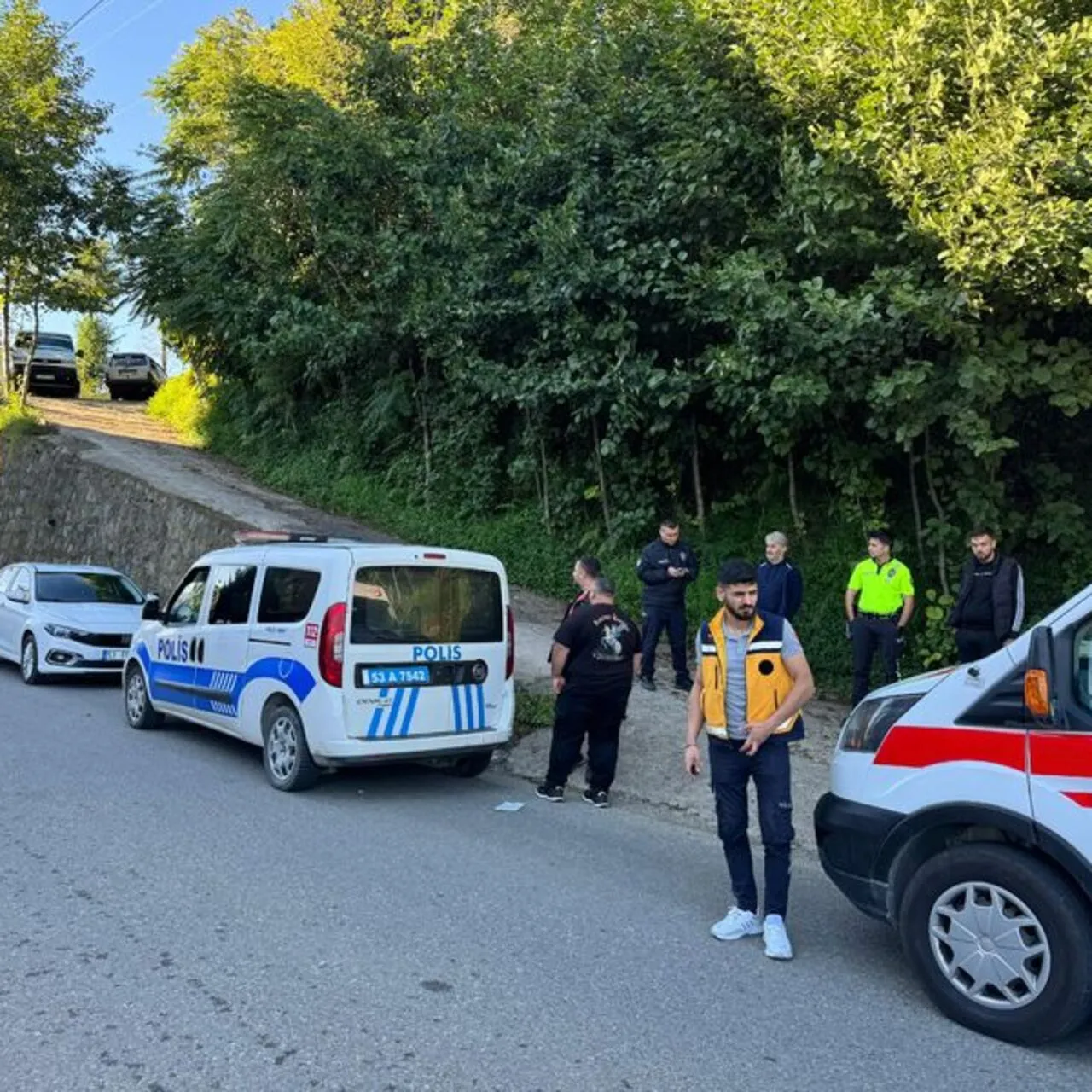 Aile Dramı: Babasını Öldürdü, Annesini Ağır Yaraladı