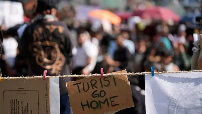 Meksika'da Turist Akınına Tepki: Evlerimizi Çalmayı Bırakın!