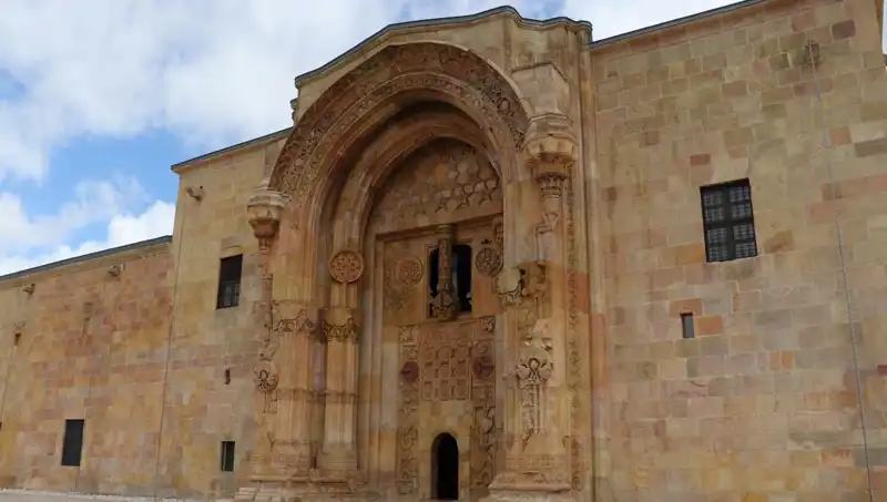 Divriği Ulu Camii ve Darüşşifası: UNESCO Mirası Ziyaretçi Akınına Uğruyor
