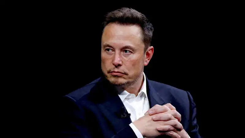 Musk, Sağlık Sektöründe Devrim: Robotlar Cerrahları Geçecek!