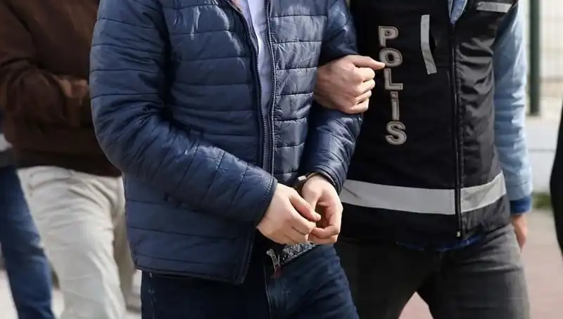 Hırsızlık çetesi suçüstü yakalandı! 5 kişi tutuklandı