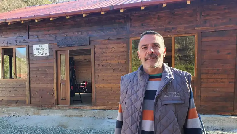 Muhtar, Hayvanlarını Satarak Köyüne Ahşap Sosyal Tesis Yaptırdı!