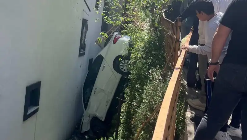 Kağıthane'de Korku Dolu Anlar: Metrelerce Sürüklenme Olayı Yaşandı!