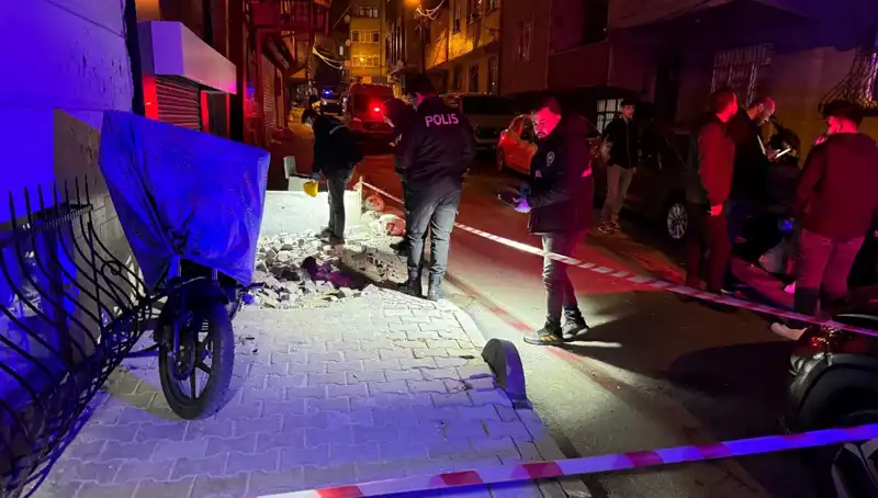 Küçükçekmece'de Plakasız Motosikletle Gerçekleşen Korkunç Saldırı
