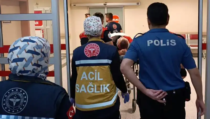 Polis Ekipleri Kaza Yaptı: İki Yaralının Durumu Kritik