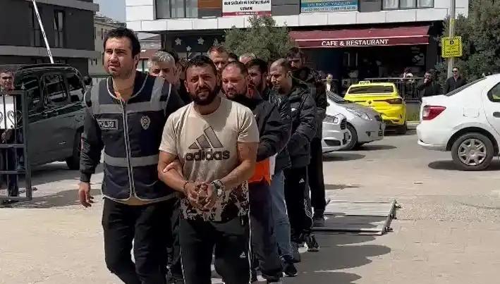 Edirne'de Şok Eş Zamanlı Operasyonla Yedi Firari Yakalandı