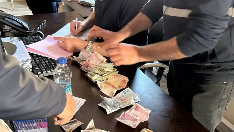 Antalya'da Yılın Şok Operasyonu: Dilencilerden 19 Bin Lira Çıktı!
