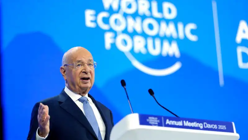 Davos’un Kurucusu Klaus Schwab Görevinden İstifa Etti: Kısa Bir Dönem Sonrası