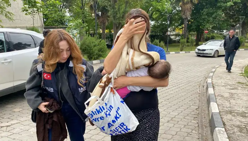 Evlerde Hırsızlık Yapan Kadın, Polisi Peşine Taktı ve Yakalandı!