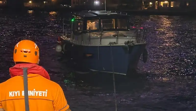 Baltalimanı'nda Panik Anları: Tekne Su Almaya Başladı