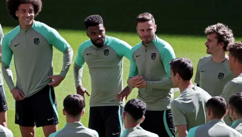 Türkiye'de Futbol Kariyerine Devam Edecek Yıldız İsim!