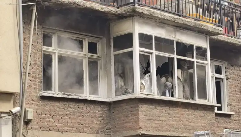 Bursa'da Korkunç Yangın: 2 Katlı Ev Alev Alev Yandı!