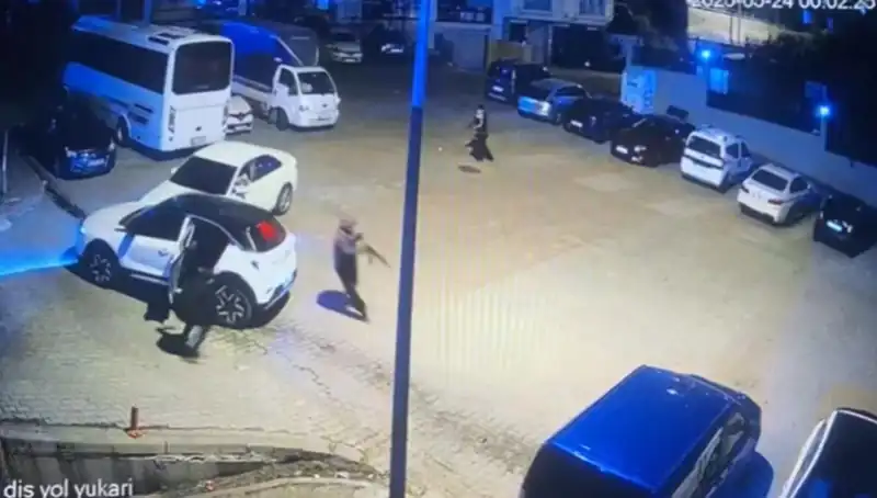 Kağıthane’de Maskeli Saldırganlardan Kalaşnikovlu Dehşet Anları
