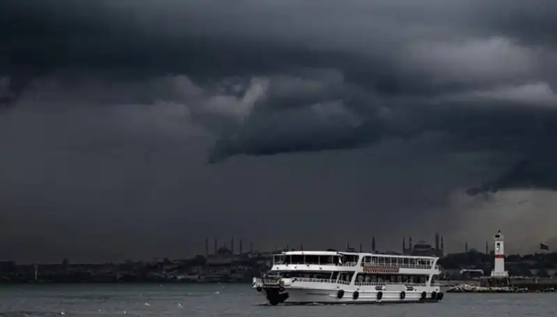İstanbul ve Çevresinde Sağanak Yağış Alarmı! Hangi Bölgelerde Etki Gösterilecek?