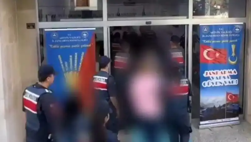 Türkiye Genelinde FETÖ Operasyonları: 30 İlde 65 Kişi Tutuklandı