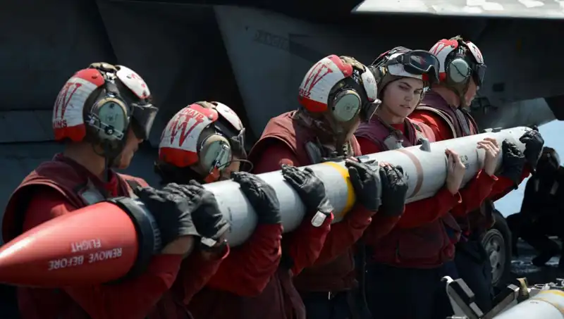 Amerikan Füzeleri Suudi Arabistan’a Yola Çıkıyor: Askeri Stratejik Önemi