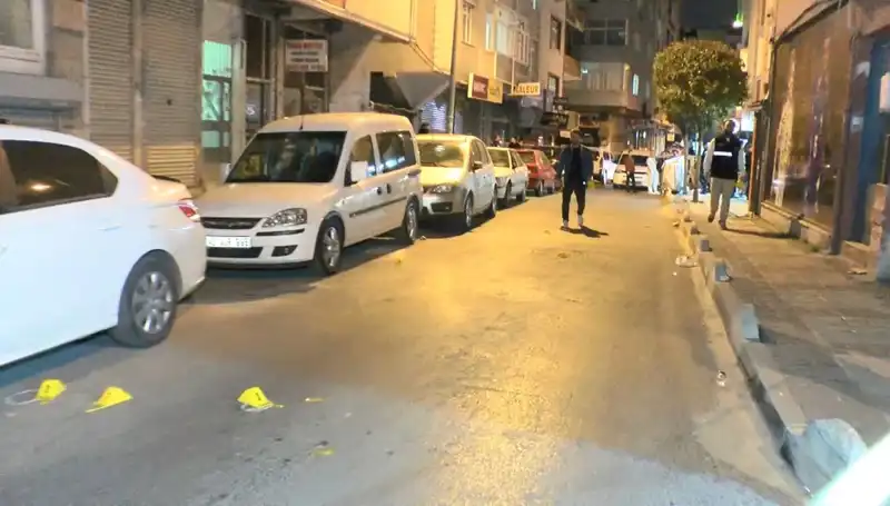 İstanbul'da Motosikletli Silahlı Saldırı: Gizemli Olayda Bir Ölü, Bir Yaralı
