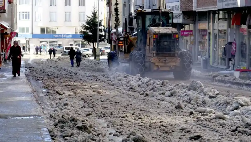 Sarıkamış’ta Kış Hazırlıkları Bağlamında Kar ve Buz Temizliği Başladı