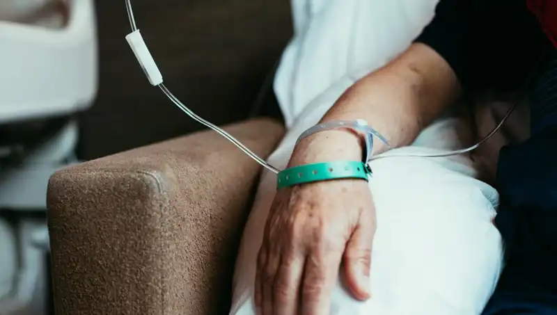 Düğün Stresi Mi, Yoksa Kolon Kanseri Mi? 35 Yaşındaki Adamın Şaşırtan Hikayesi