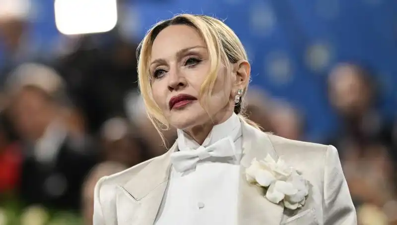 Madonna'nın Diyeti: Kanserle Mücadele Yöntemi mi Yoksa Tehlike mi?