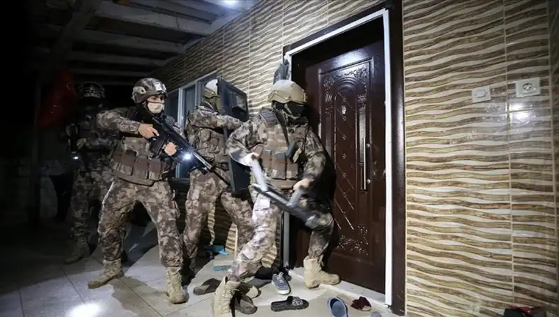 6 Suç Örgütüne Flaş Operasyon: 158 Şüpheli Gözaltında!