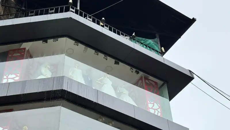 Giyim Mağazasında Korkutan Yangın: Müşteriler Panik İçinde Kaçtı