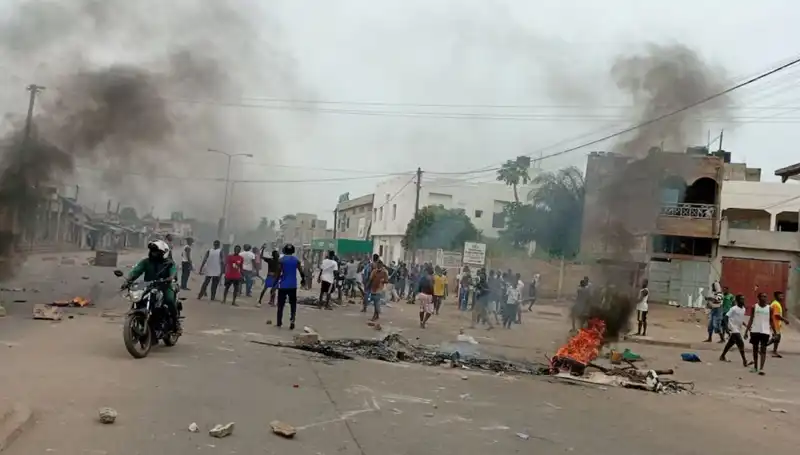 Togo’da Protestolar: Nehirlerden Gelen Şok Edici Buluntular ve Halkın Tepkisi