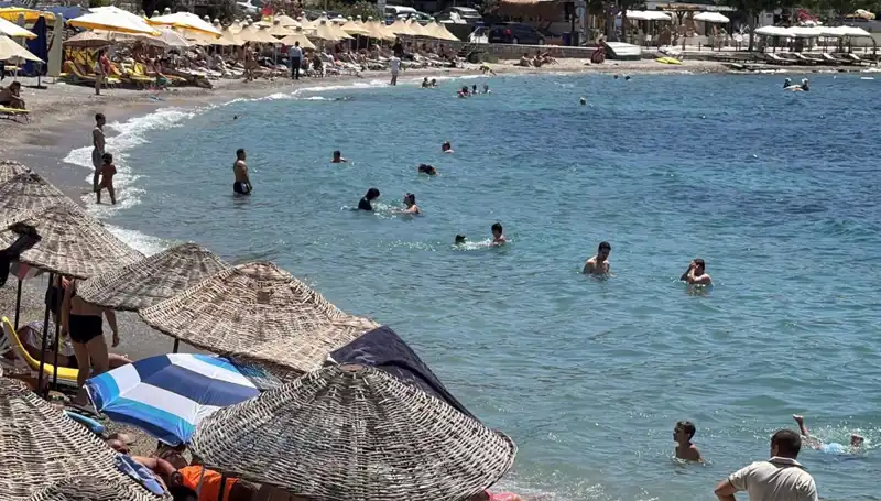 Sıcak Havalarda Serinlemenin Yolu: Sahil Keyfi ve Eğlence