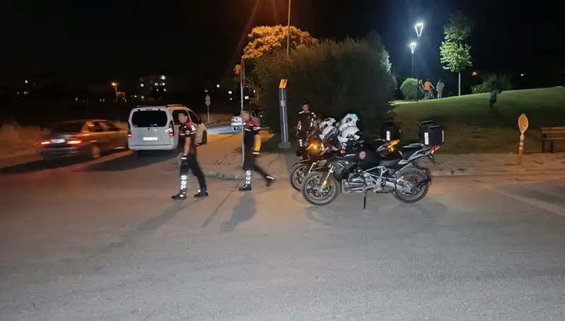 Parktaki Kavga Kanlı Bitti: 14 Yaşındaki Çocuğa Bıçaklı Saldırı