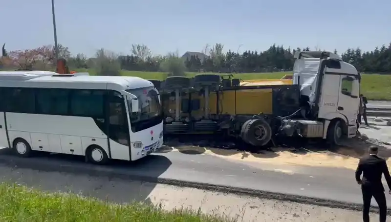 Büyükçekmece TEM Otoyolu'nda Zincirleme Trafik Kazası: 3 Saatlik Kapalı Yol ve Uzun Kuyruklar