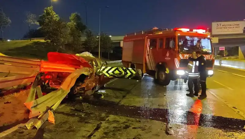Bariyer Otomobile Saplandı: Sürücü Nerede ve Nasıl Yaralandı?