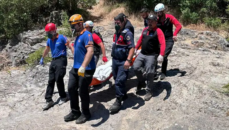 Kayalıkların Arasında Sır Ölüm: Doğa, Gizli Acıları Saklıyor