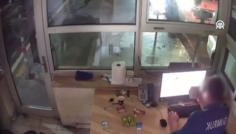 Kapıkule'de Şok Rüşvet Operasyonu: 23 Gümrük Memuru Tutuklandı!