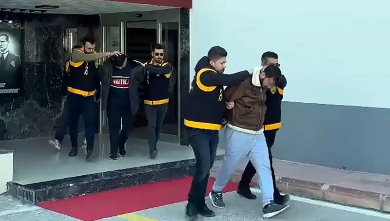 Silah Zoruyla 2 Milyon Lira Talep Eden Şahıslar Tutuklandı!