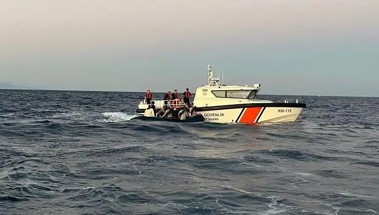 Ayvacık Açıklarında 17 Göçmen Yakalandı: Sınır Güvenliği Yeniden Gündemde