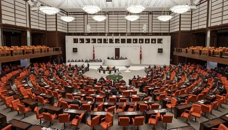 Meclis'te Gıda Zehirlenmesi İddialarına Yanıt: İdare Amiri Hasan Turan Açıklama Getirdi