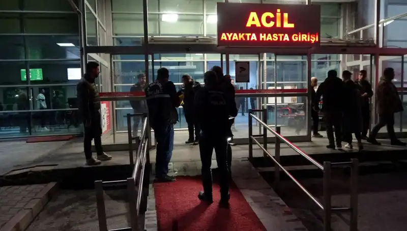 Hastane Acil Servisinde Silahlı Kavga: 3 Yaralı, Olayın Detayları Şaşırttı!