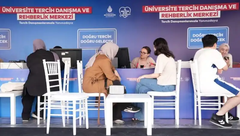 İstanbul'da Gençlere Destek: İBB Tercih Danışma ve Rehberlik Merkezleri Kuruldu