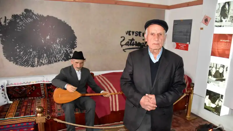Aşık Veysel'in Hayatına Dair Bilinmeyenler: Kör Olmanın Anlamı