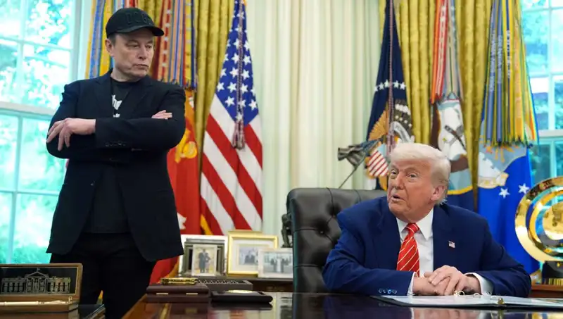 Cumhuriyetçi Seçmenler Trump’a Anket Darbesi: Musk’ın Partisine Destek Patladı!