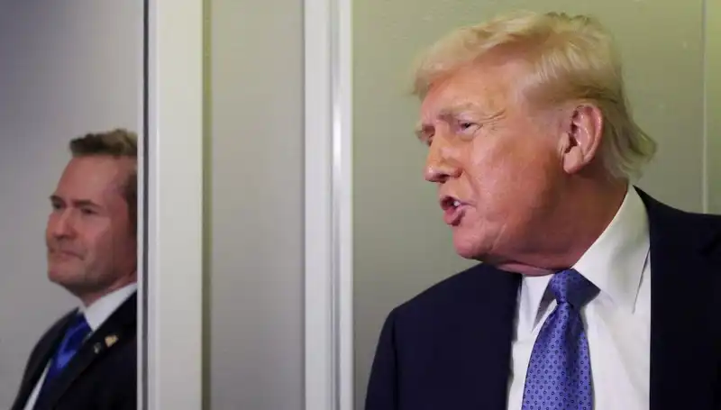 Trump'ın Görevden Alma Kararı: Mike Waltz'un Sızdırdığı Planların Ardındaki Gerçekler