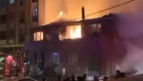 Gaziosmanpaşa'da Gizemli Yangın: İki Bina Kül Oldu