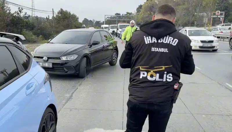Emniyet Şeridini İhlal Edip Suçlu Olmayı Seçen Araç Sürücüsü