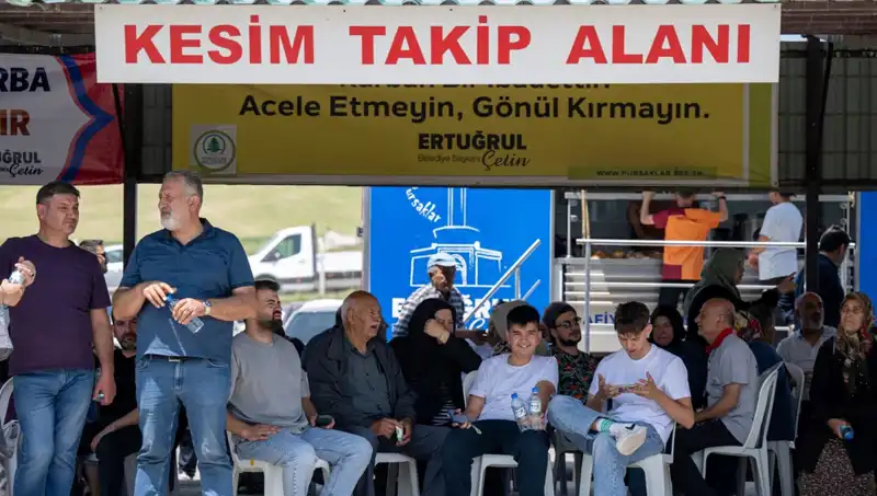 Ankara Kurban Pazarlarında Yoğunluk: Renkli Görüntüler ve Hareketlilik