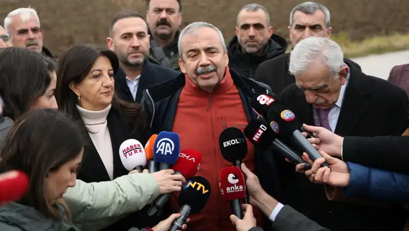 İmralı'dan PKK'ya Çağrı: Öcalan, Hiçbir Şart Koşmadı!