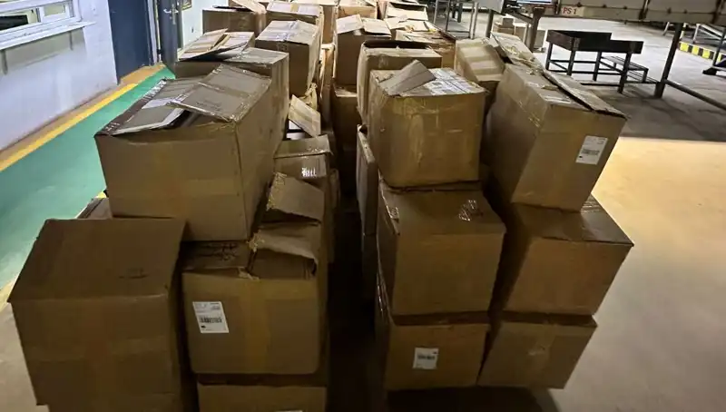 Kargo Şirketinde Şok! Kaçak Tütün Depoda Ele Geçirildi
