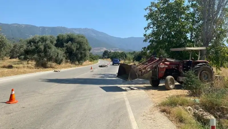 İzmir'de Motosiklet Kazasında Hayatını Kaybeden Sürücü ve Kaza Anı