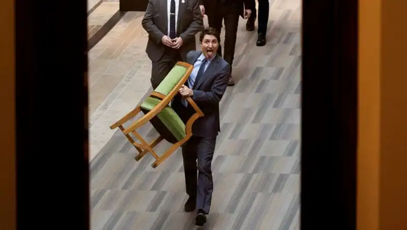 Justin Trudeau'nun Sandalyeyi Alıp Gitmesi: Arka Plan ve Tepkiler
