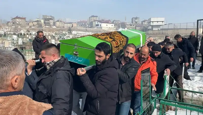 Elektrik Akımına Kapılan Genç Kız Toprağa Verildi: Aile Yıkıldı